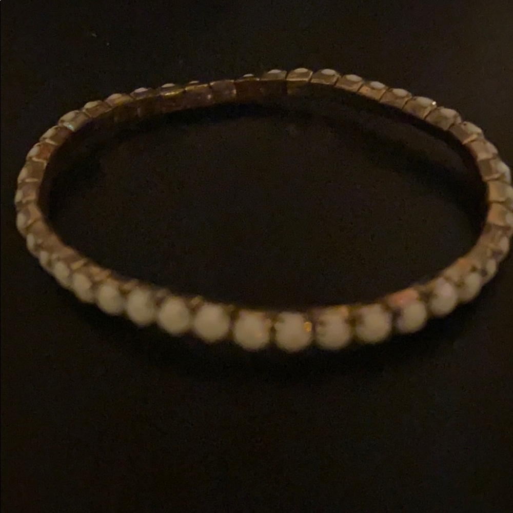 A bracelet - Picture 2 of 2